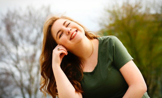 Perempuan Cantik Jomblo Bahagia