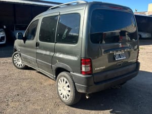 PEUGEOT PARTNER PATAGONICA 1.6 - Miniatura 3