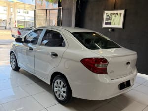 FORD KA SEDAN 1.5  - Miniatura 3