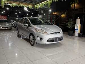 FORD FIESTA 1.6 5P TITANIUM (KD) - Miniatura 2