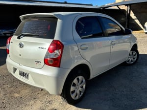 TOYOTA ETIOS 1.5 5 PTAS XS - Miniatura 4