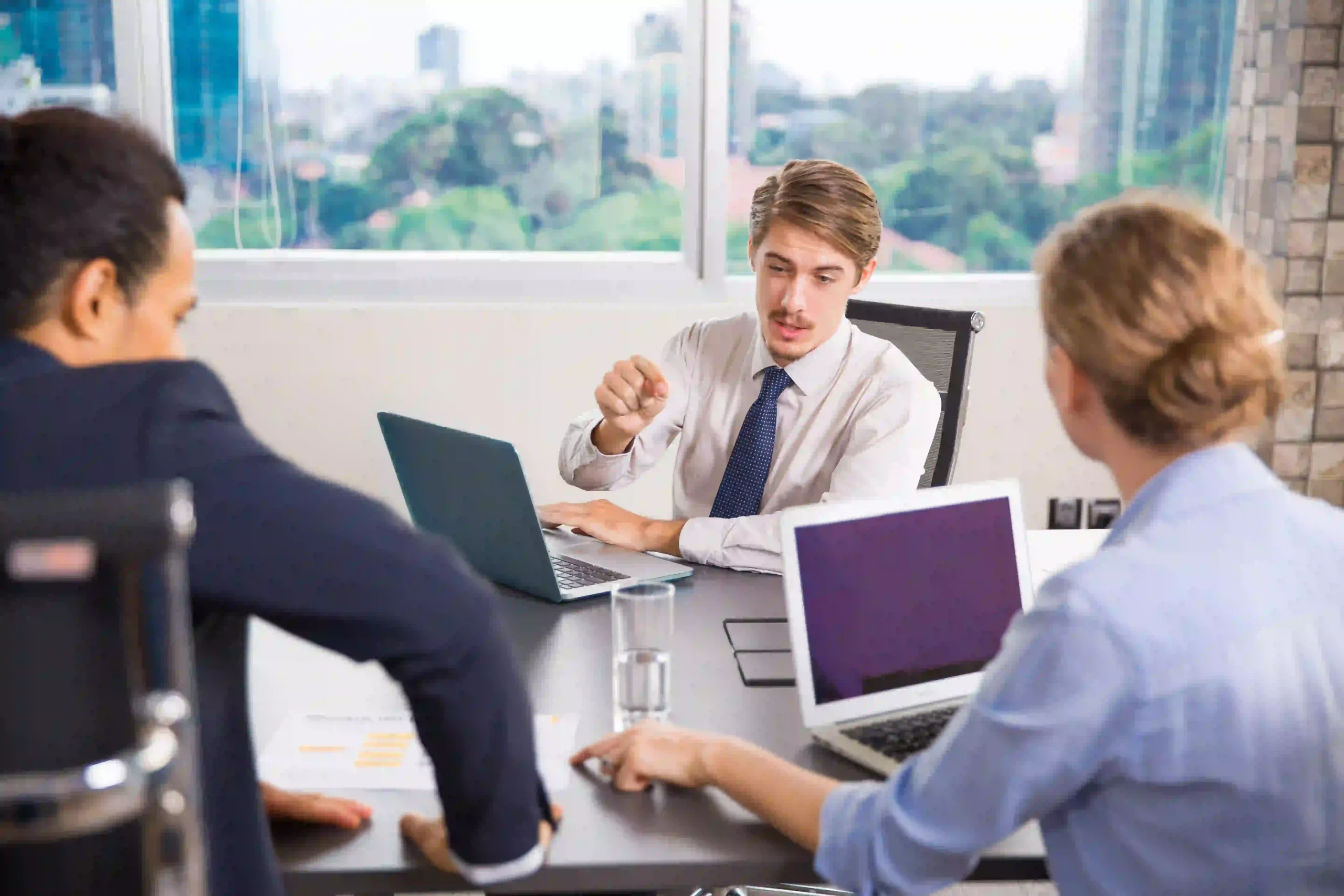 The Benefits of Outsourcing Legal Support for SMEs in the UAE