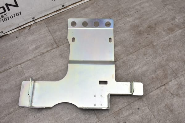 Getriebeschutzplatte für Land Rover LR90-130 TF881