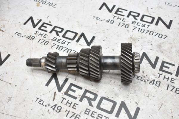 Land Rover Defender Getriebe Vorgelegewelle  FRC9761