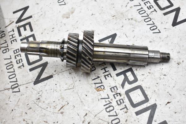 Land Rover LR88 109 Getriebe Vorgelegewelle 556040
