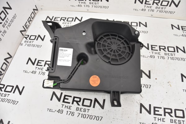 Mercedes SL R230 Subwoofer Lautsprecher Harman Kardon Logic7 A2308203502