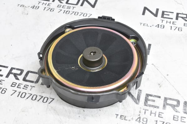 Mercedes CLK W209  Subwoofer Lautsprecher BOSE A2098200002