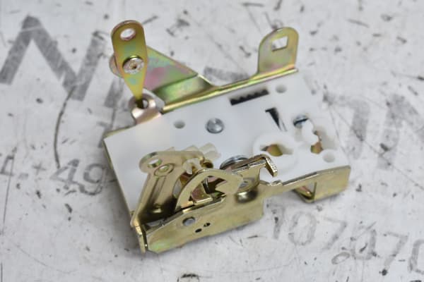Türschloss 2 Reihe Links für Land Rover Defender  FQM100771
