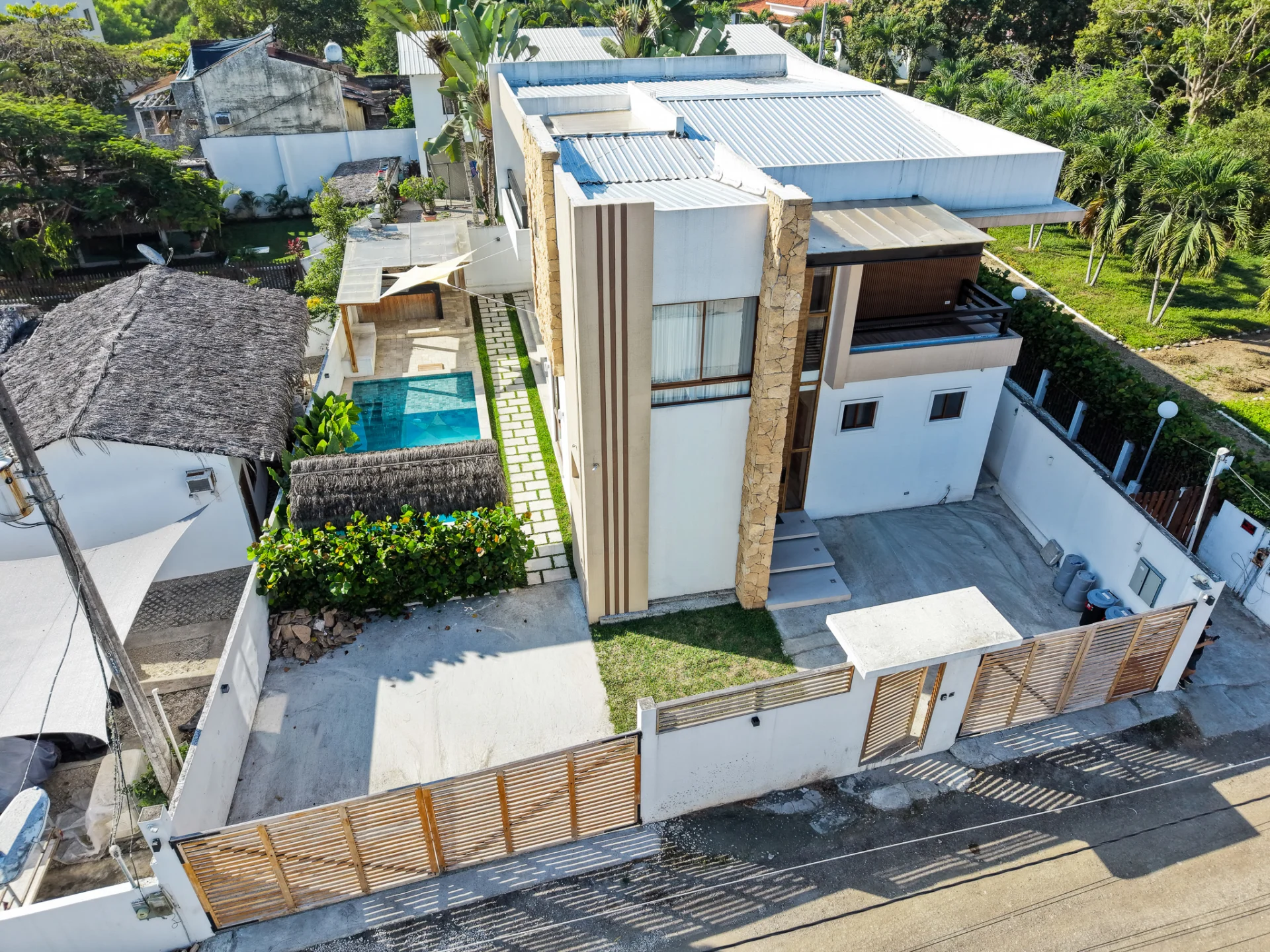 Casa Marluz — alojamiento vacacional en San José de Olón, Ecuador · 4 habitaciones · 14 personas