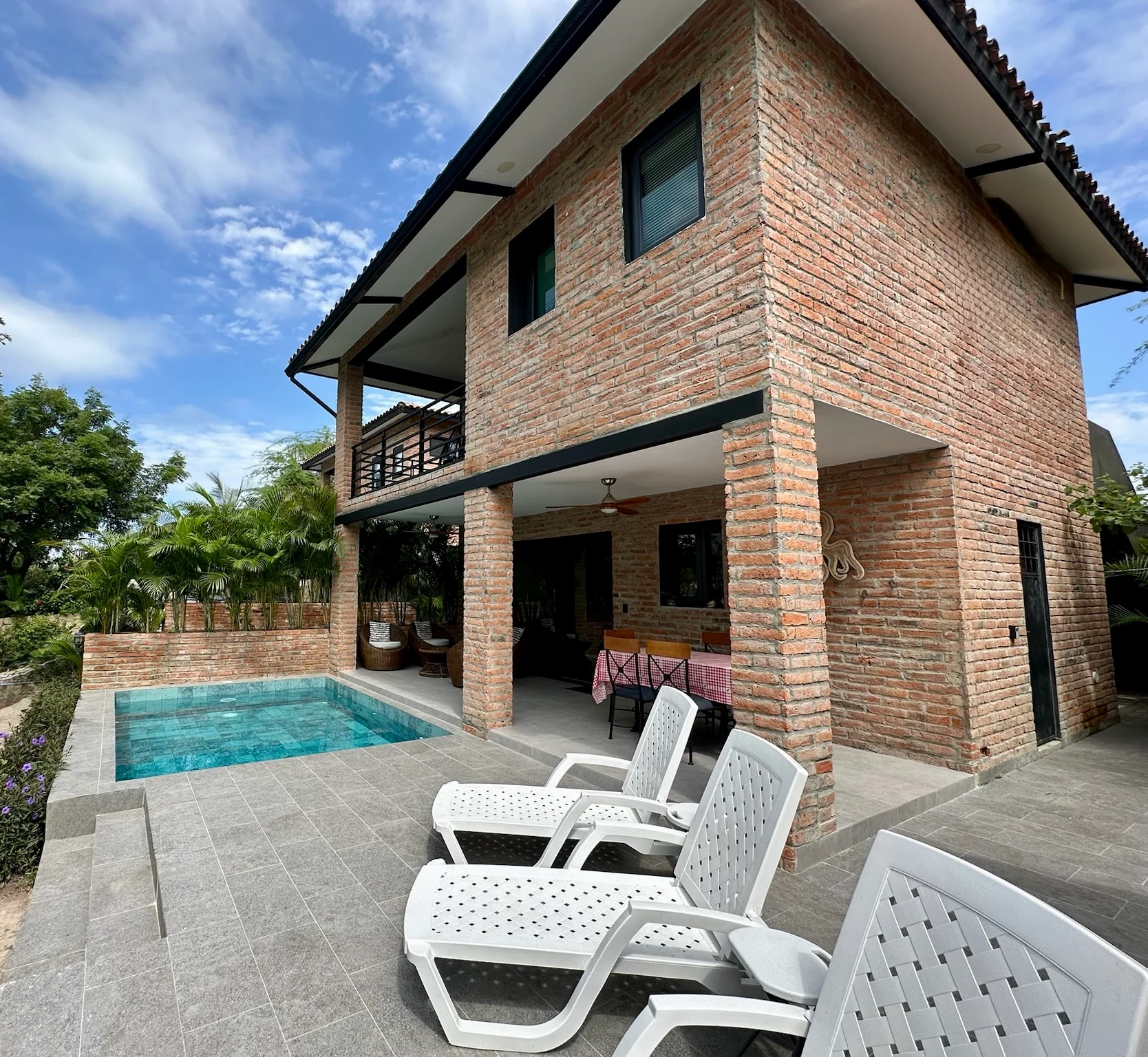 Villa Capri — alojamiento vacacional en Ayangue · 3 habitaciones · 10 personas