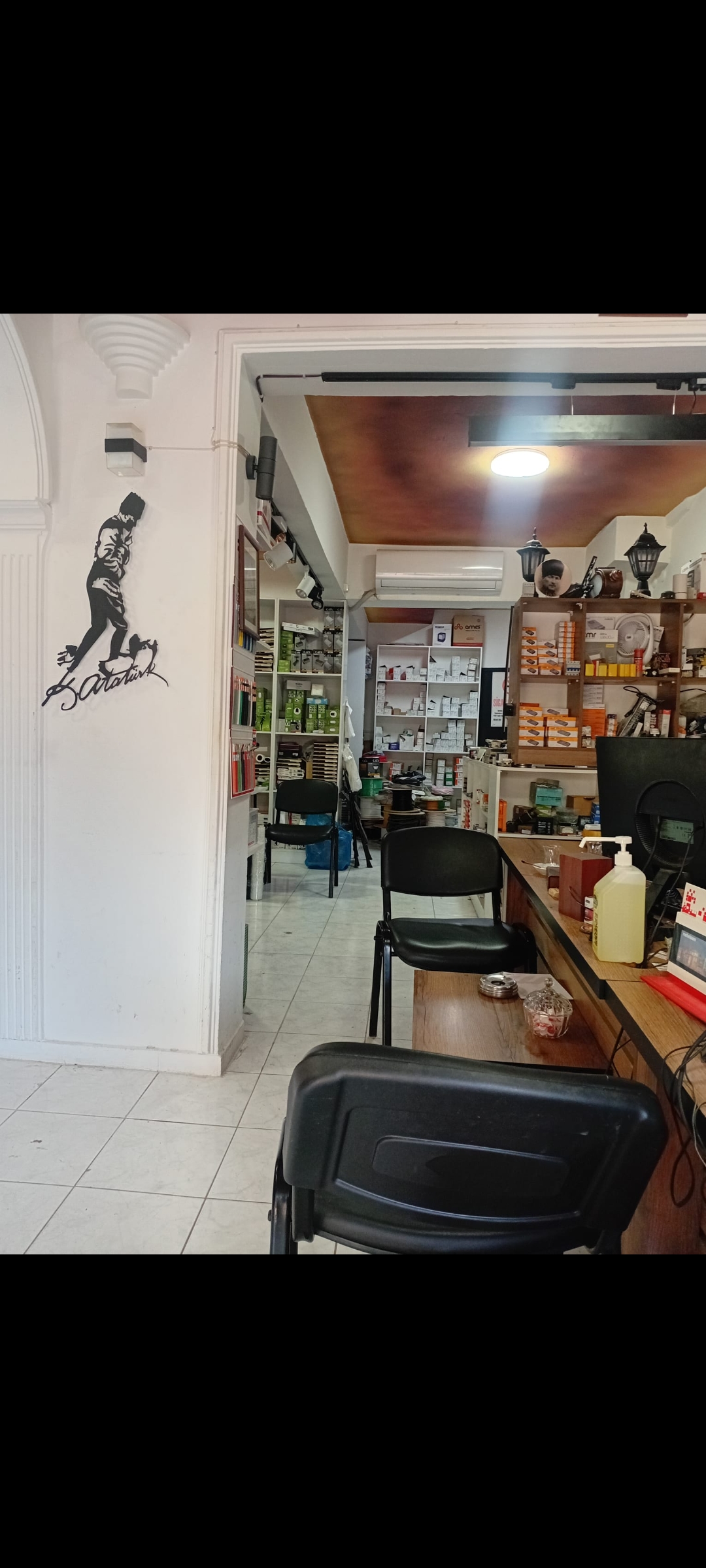 Antakya Merkez de işlek cadde uzerinde yatırımlık dükkan her turlu satış ve takasa açık  - 6