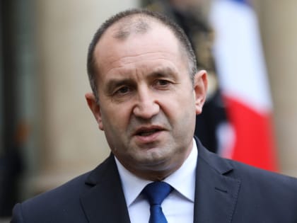 Президент Болгарии выступил против поставок оружия Украине