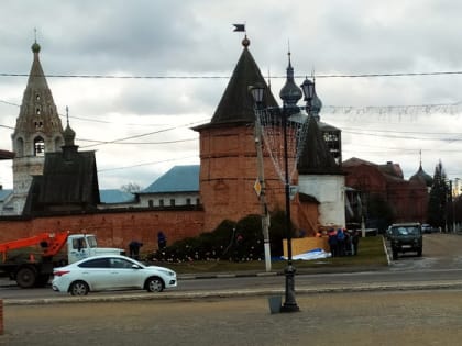 В Юрьеве-Польском сдуло главную городскую ёлку