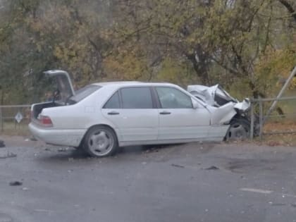 Серьезная авария в Юрьевце: столкновение УАЗа и Мерседеса