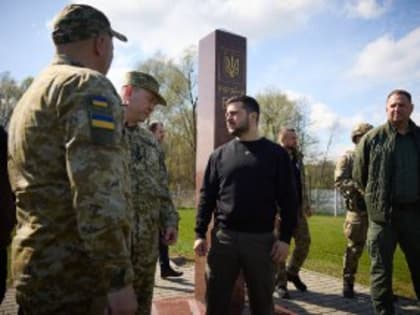 Стамбул внезапно накрыло громадное черное облако размером до десяти километров
