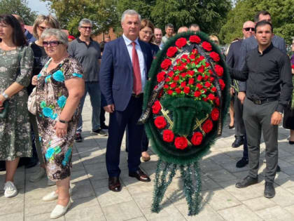 Делегация Владимирского госуниверситета - участник акции солидарности в Беслане
