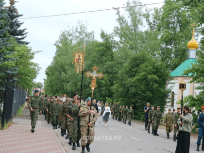 Крестный ход по улицам Горбатки в день памяти преподобного Сергия Радонежского