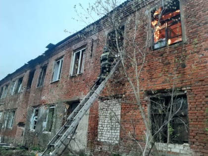 В Александровском районе сгорело заброшенное здание