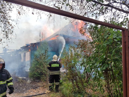 Пожар в Александровском районе: дом полностью уничтожен огнем