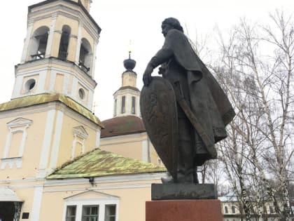 В тени Александра Невского