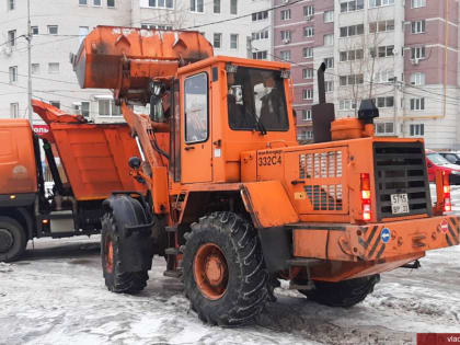 Зимнюю уборку города Владимира ведут более 50 единиц техники и свыше 120 рабочих ручной уборки