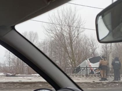 Движение со стороны Загородного оказалось парализовано из-за серьёзного ДТП