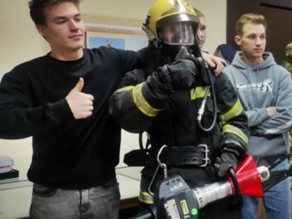 В День призывника студенты владимирских вузов познакомились с работой спецслужб
