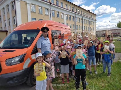 На стадионе Красногорбатской школы расположилась «Лаборатория безопасности»