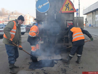 Во Владимире продолжается локальный ремонт поврежденных участков улично-дорожной сети