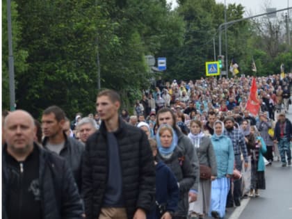 Во Владимире прошел многолюдный крестный ход с Боголюбской иконой Божией Матери