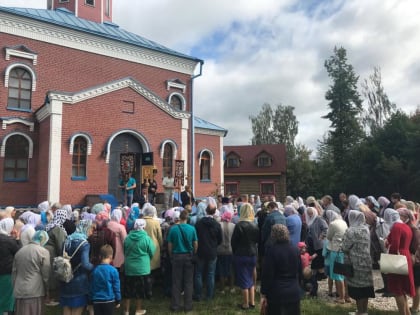 В храме Державной иконы Божией Матери города Собинки совершили молебен перед началом учебного года