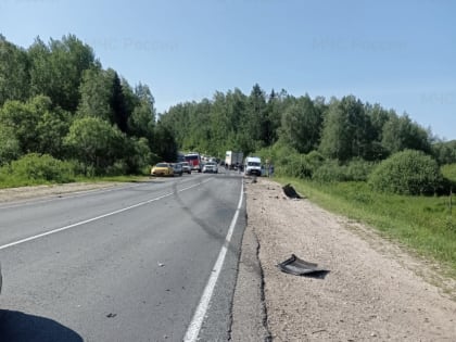 Сотрудники МЧС деблокировали пострадавших в аварии во Владимирской области