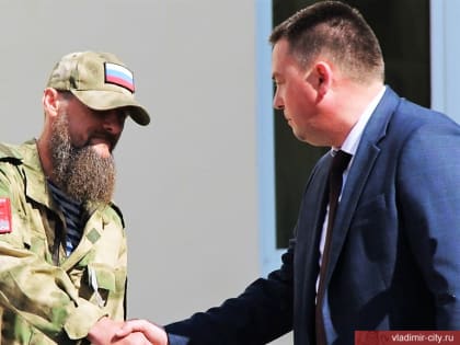 Дмитрий Наумов вручил медаль «За отвагу» владимирцу — участнику СВО