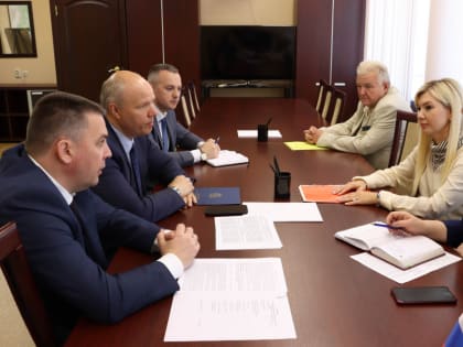 Дмитрий Наумов и Виталий Родькин обсудили вопросы взаимодействия органов ЗАГС