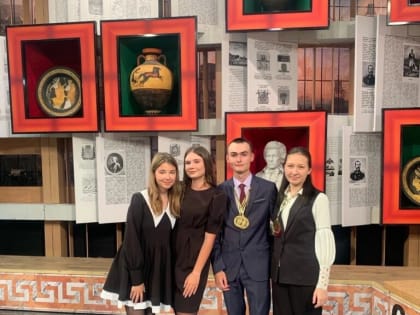 Ученицы шк. №14 вышли в полуфинал телевизионной интеллектуальной игры «Умницы и умники»