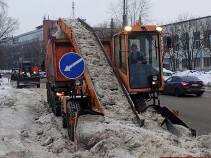 Во Владимире круглосуточно и без выходных продолжается зимняя уборка города