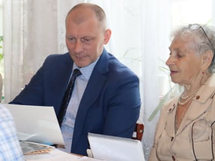 Сергей Будкин встретился с активистами Совета ветеранов мкр. Красный Октябрь