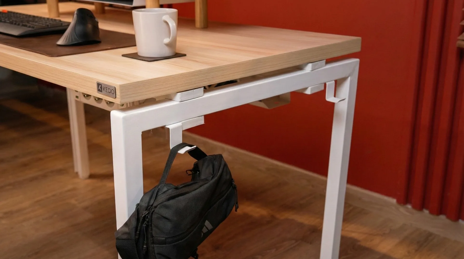 KEDO DESK — 8