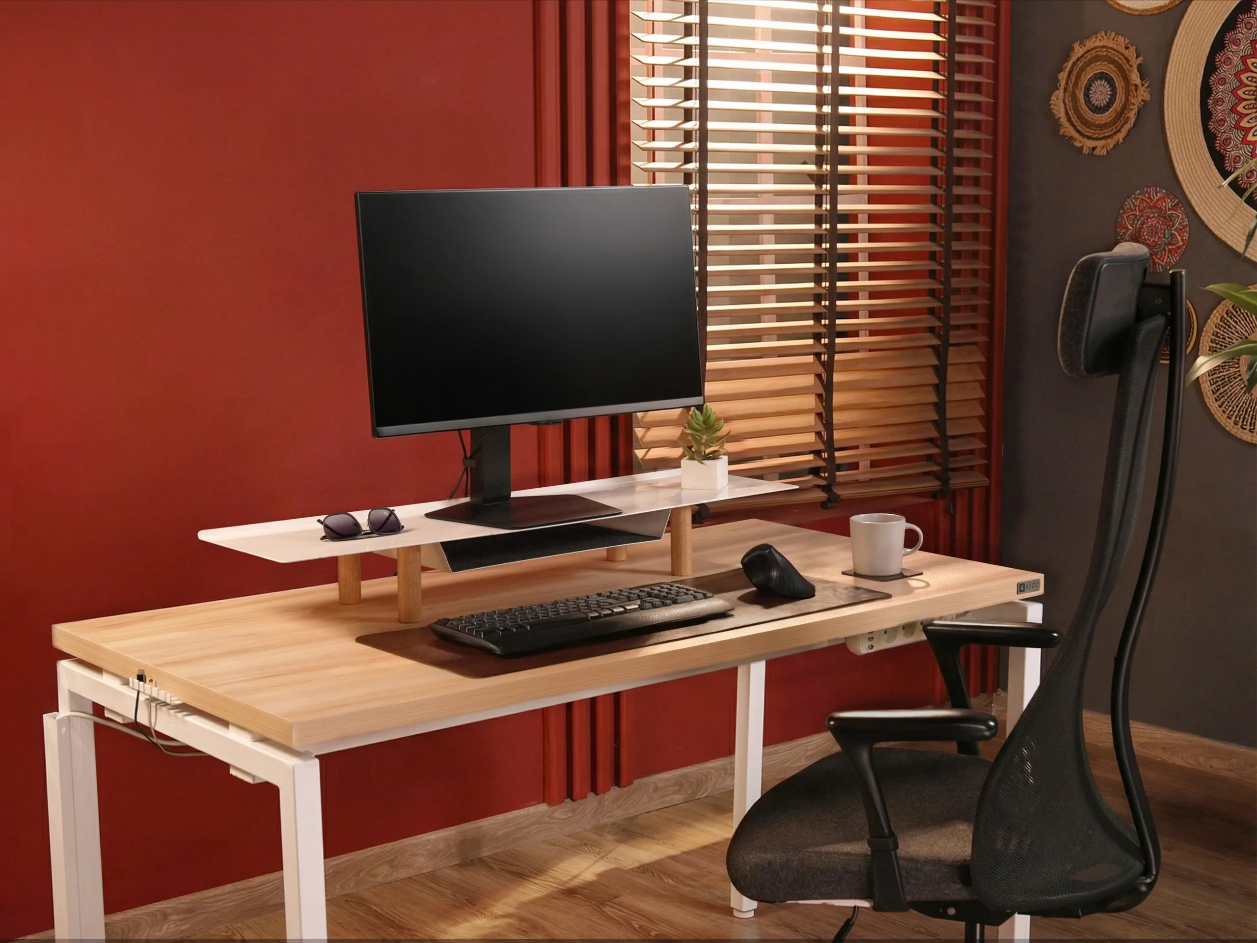KEDO DESK — 3