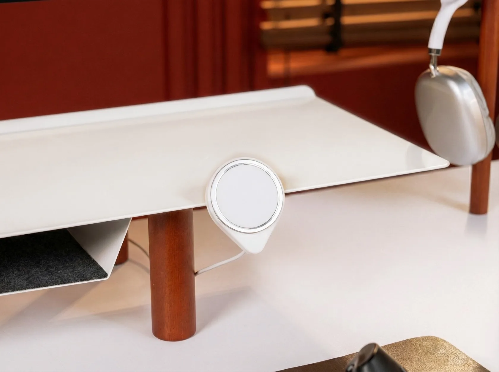 MagSafe iPhone KEDO Desk Shelf Mount — 2