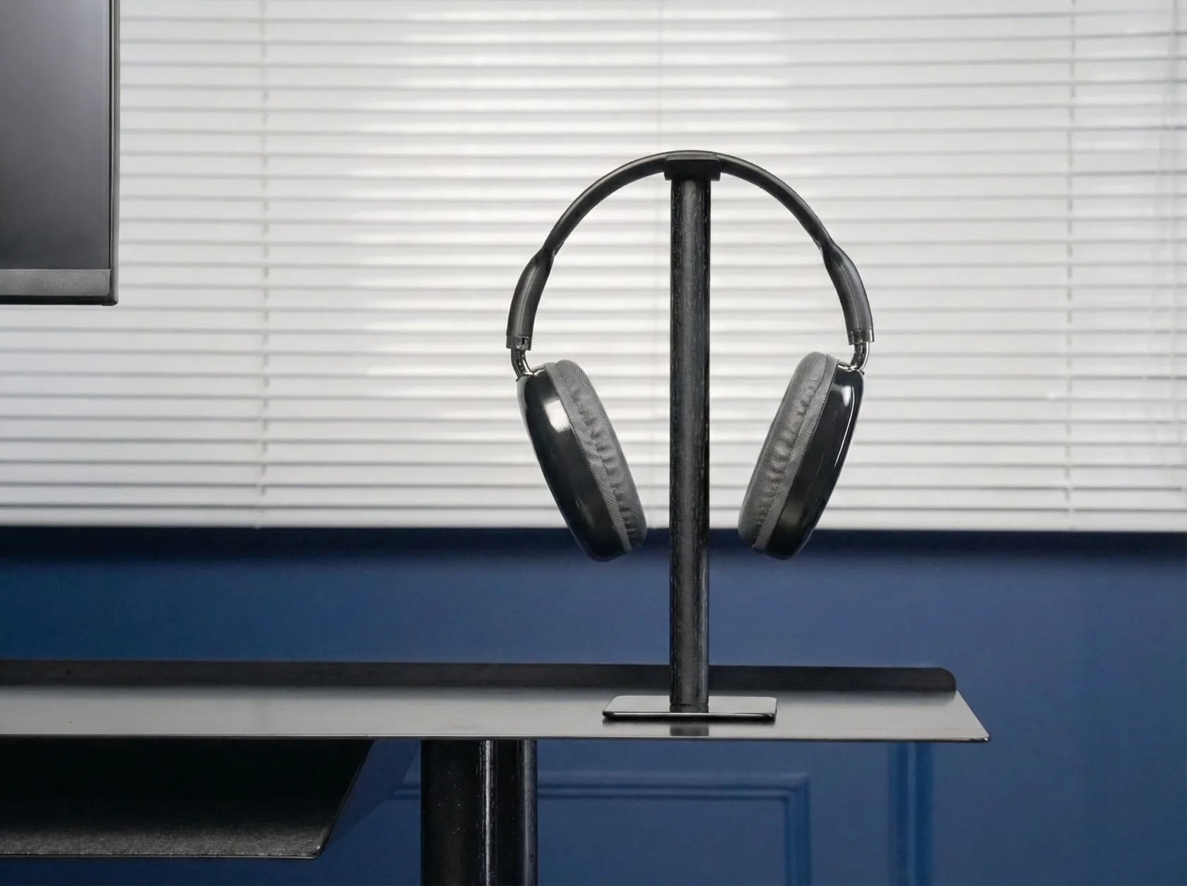 Headphone Stand — 2