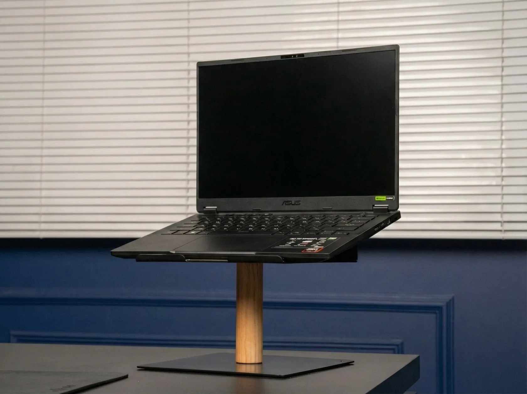 Laptop Stand — 3