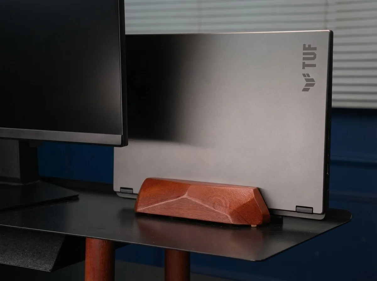 Laptop Dock — 2