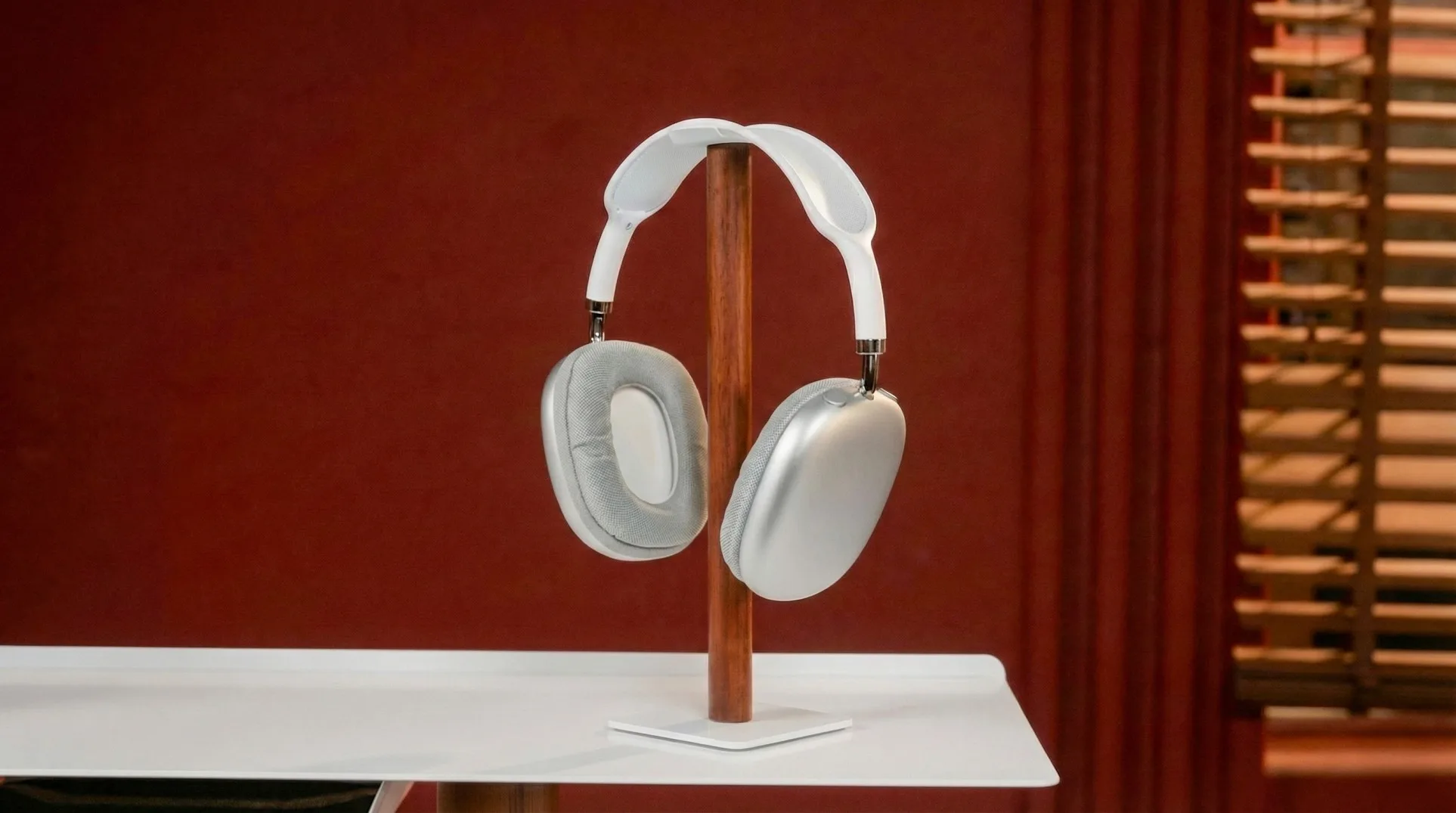 Headphone Stand — 6