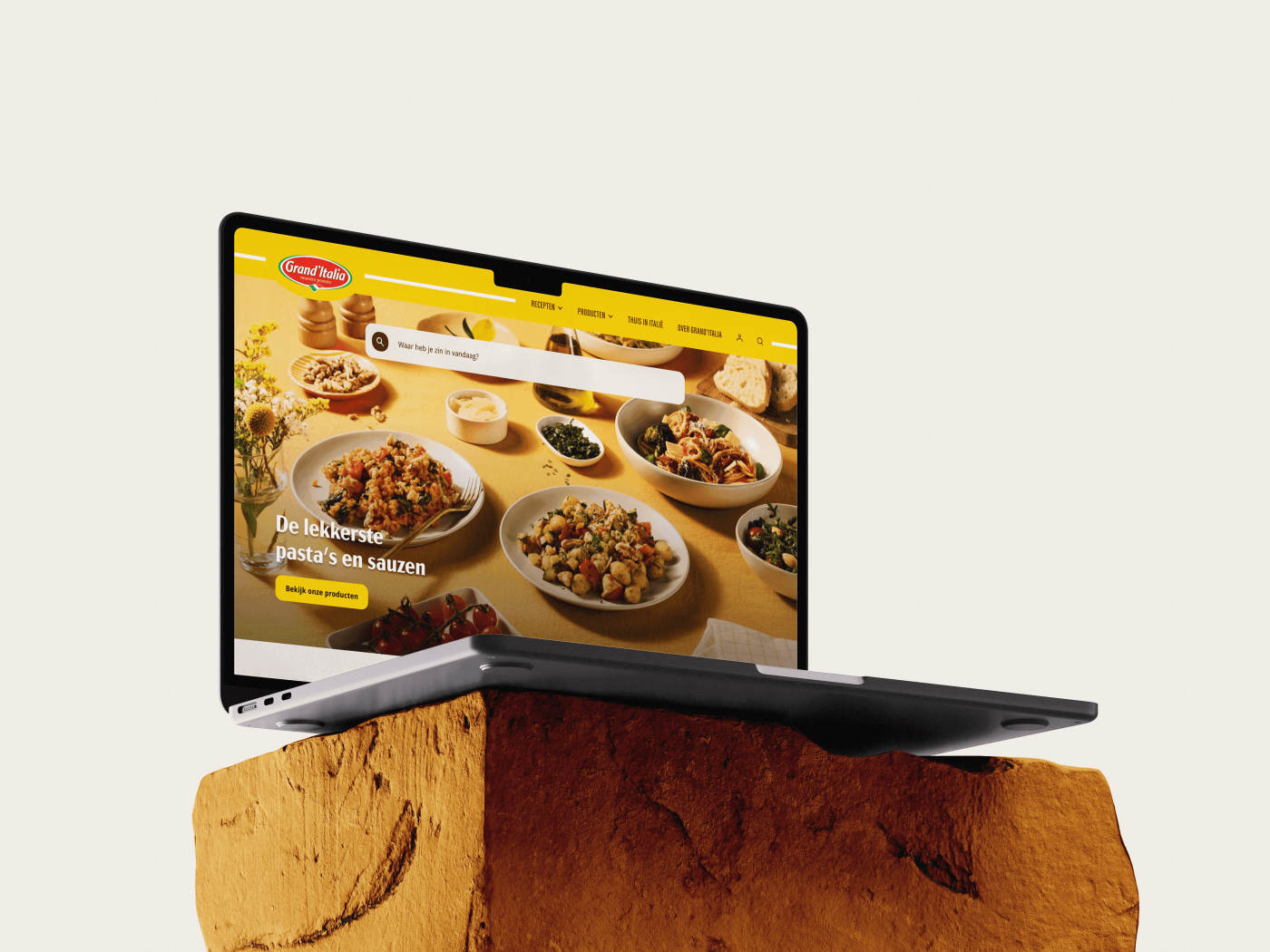 MacBook_Mockup_11-min.png