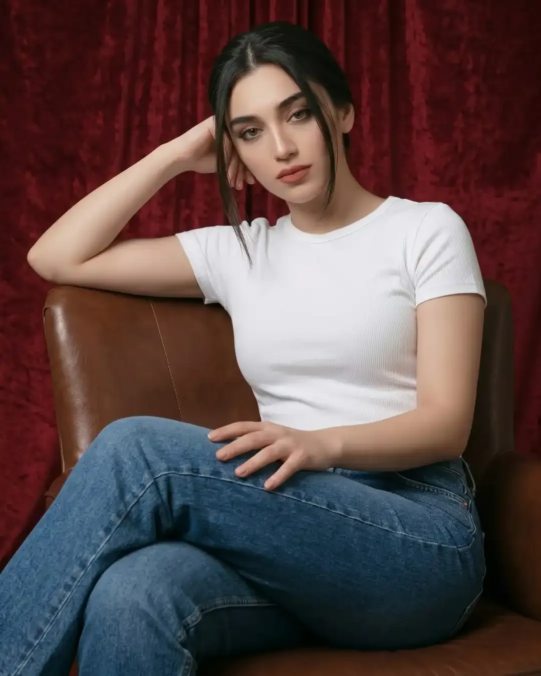 Luxury Studio Editorial Portrait AI Prompt - Original Photo for AI Prompt (Before)
