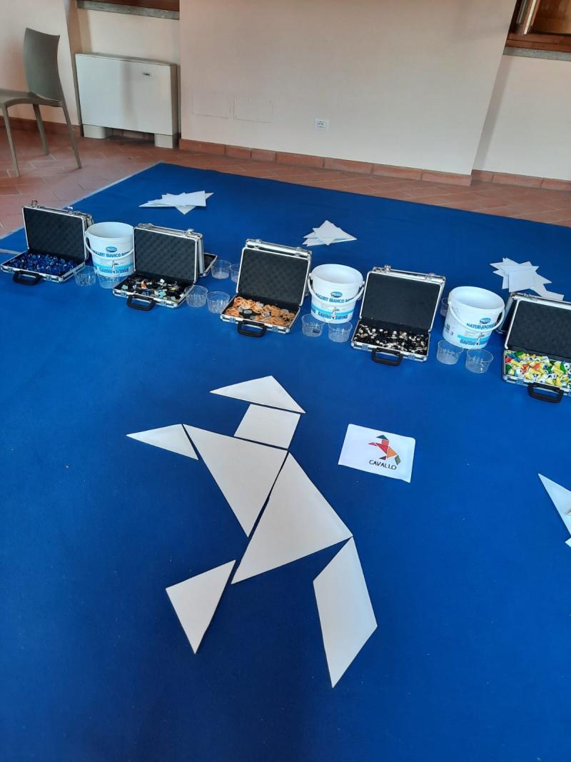 Laboratorio creativo "Tangram" al Chiostri di Voltorre, maggio 2024