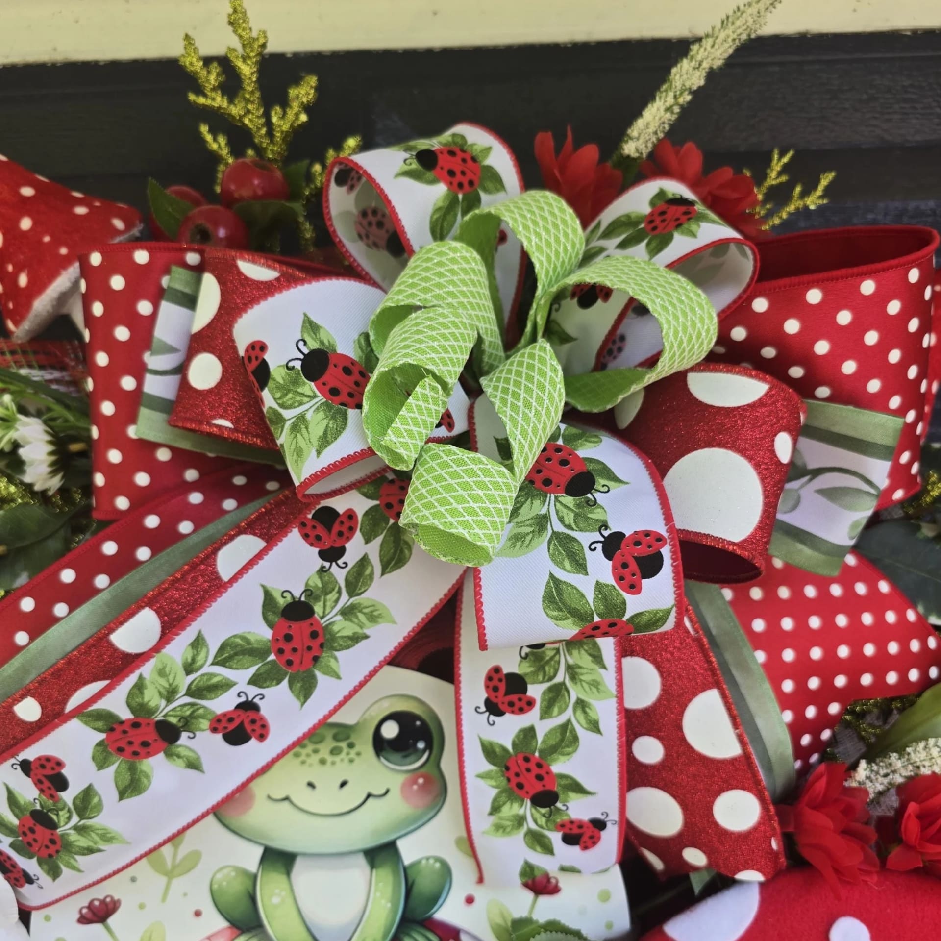 Luxury Spring Wreath Frog Theme, photograph 4