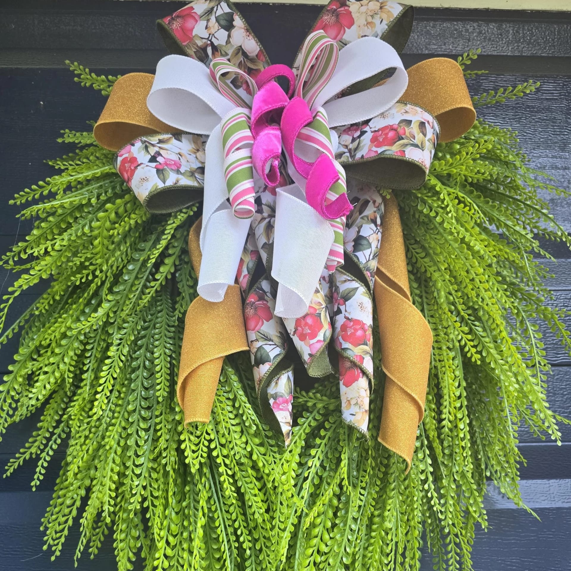 Interchangeable Bow Wreath, photograph 5