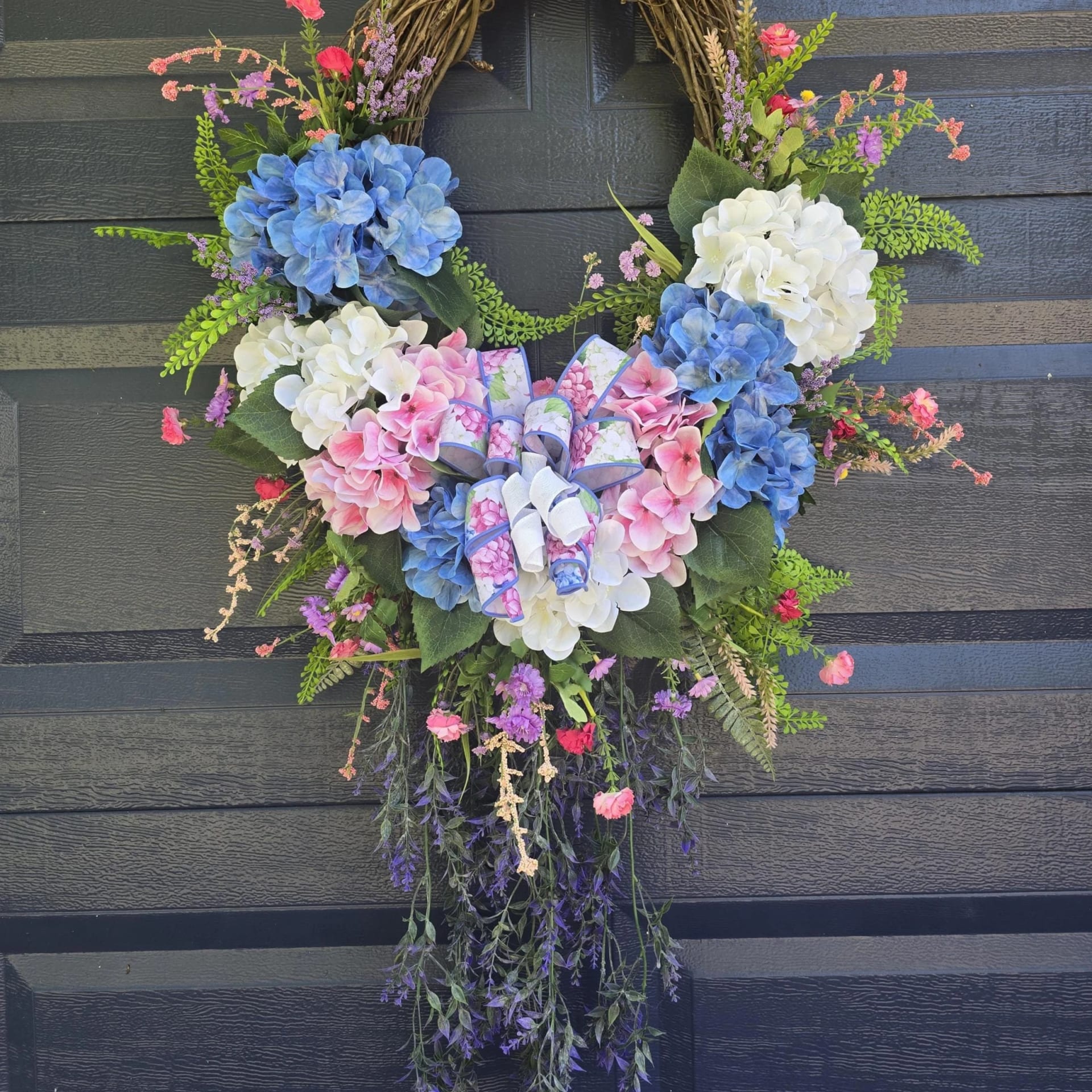 Hydrangea Wreath for Front Door, photograph 4